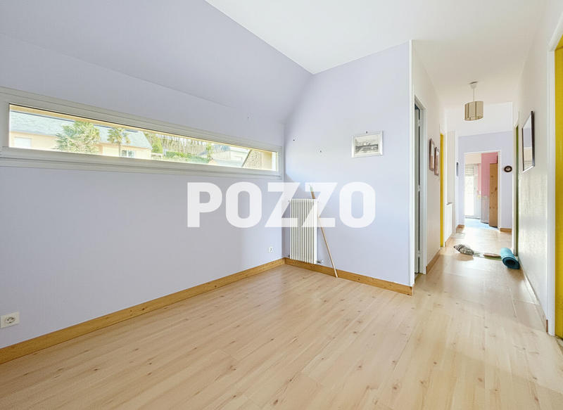 Maison - 177 m² - 9 pièces