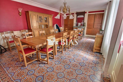 Maison - 182 m² - 8 pièces