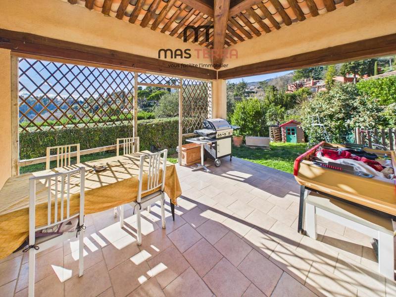 Villa - 223 m² - 9 pièces