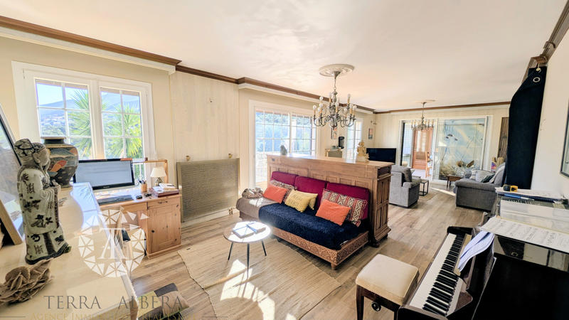 Villa - 158 m² - 6 pièces