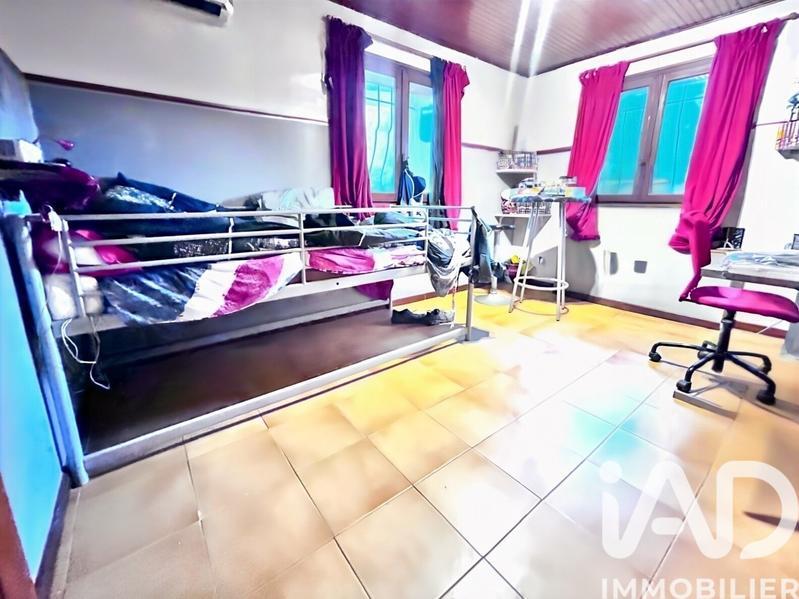 Maison - 204 m² - 9 pièces