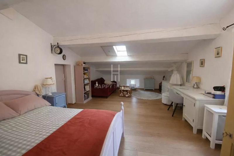 Mas - 250 m² - 8 pièces