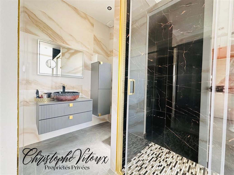 Demeure - 173 m² - 6 pièces