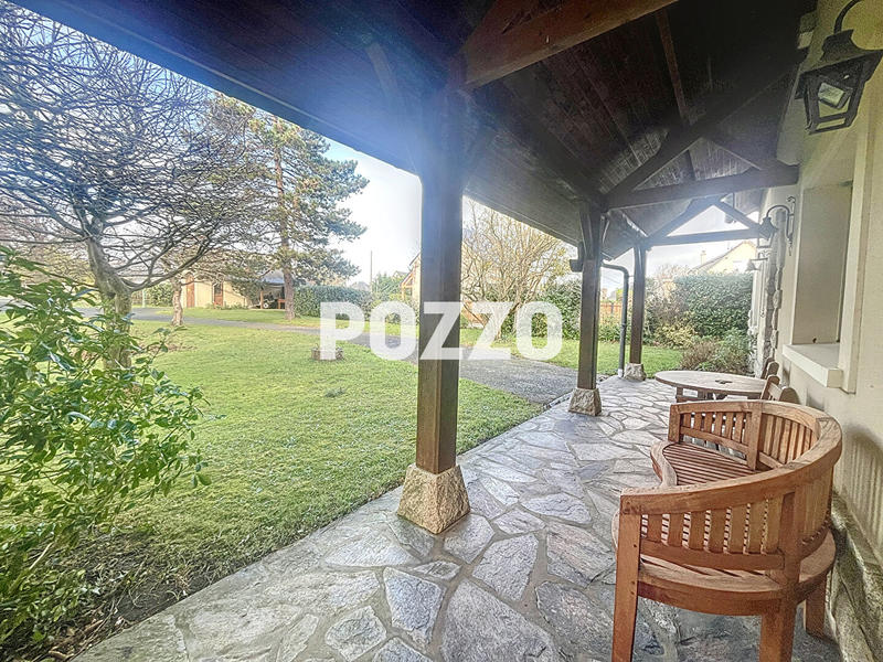 Maison - 268 m² - 9 pièces