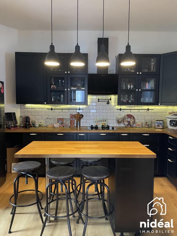 Maison - 178 m² - 8 pièces