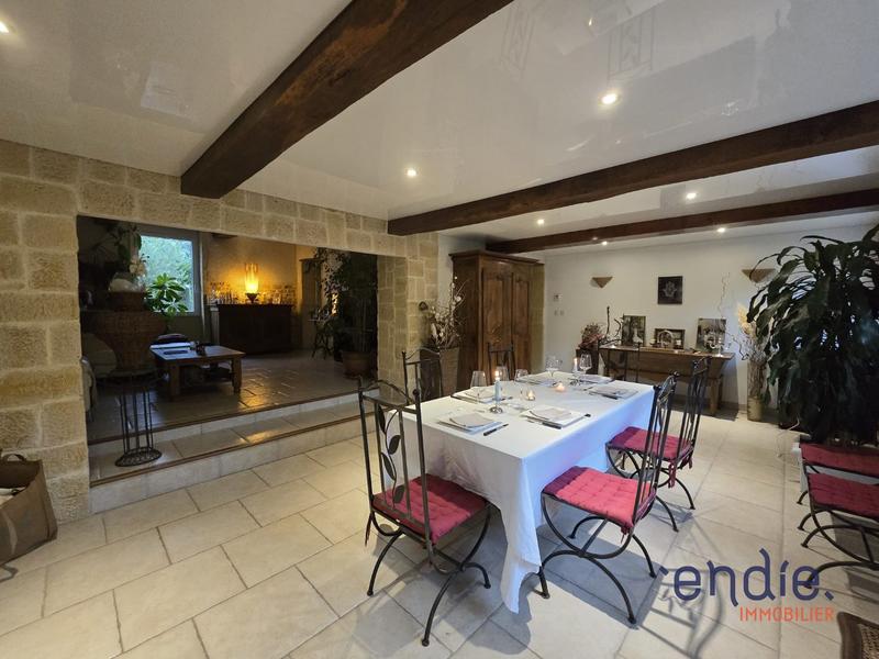 Maison - 210 m² - 7 pièces