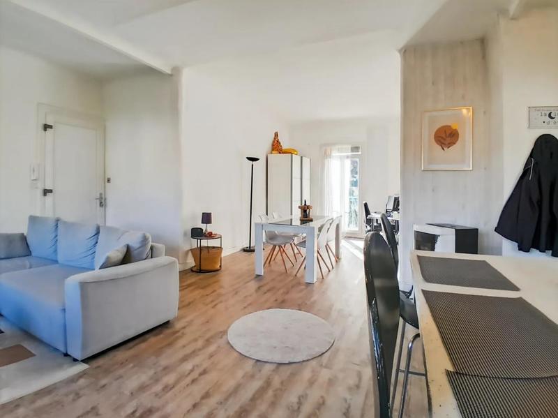 Appartement - 82 m² - 3 pièces