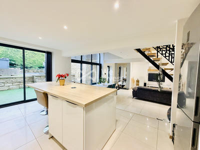 Maison - 102 m² - 4 pièces