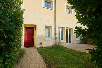 Maison - 93 m² - 5 pièces