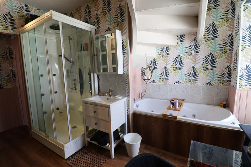 Maison - 325 m² - 15 pièces