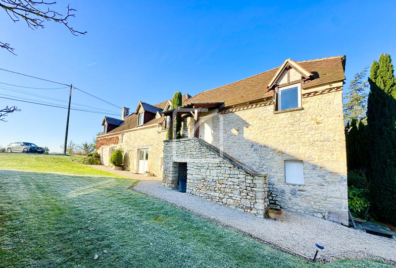 Maison - 290 m² - 11 pièces