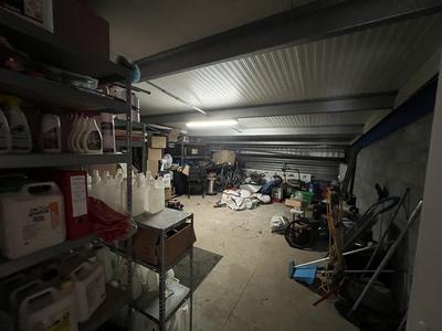 Local commercial - 240 m² - 5 pièces