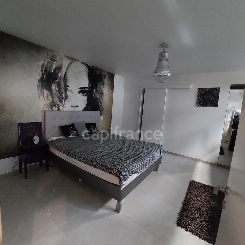 Maison - 400 m² - 12 pièces