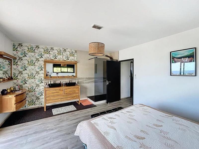 Maison - 128 m² - 4 pièces