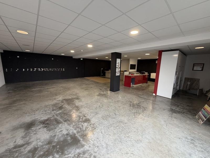 Local commercial - 455 m² - 4 pièces