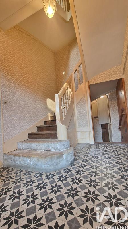 Maison - 226 m² - 8 pièces