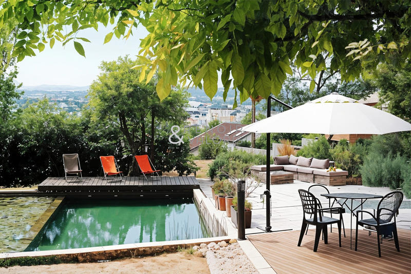 Maison - 395 m² - 10 pièces