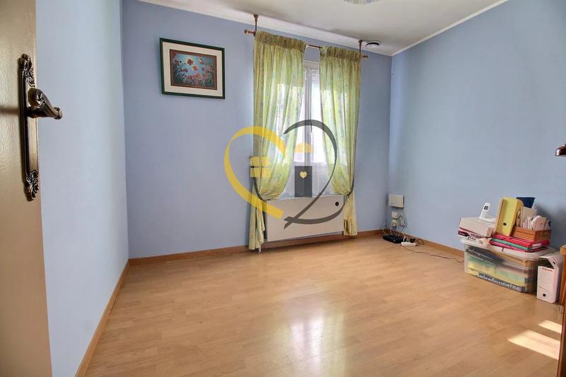 Maison - 80 m² - 5 pièces