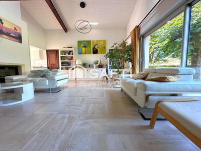 Maison - 166 m² - 6 pièces