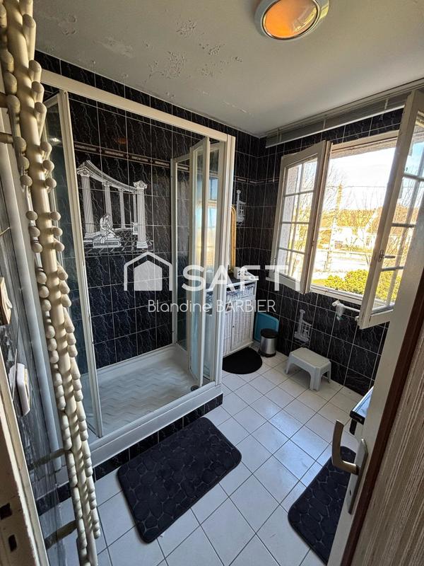 Maison - 210 m² - 8 pièces