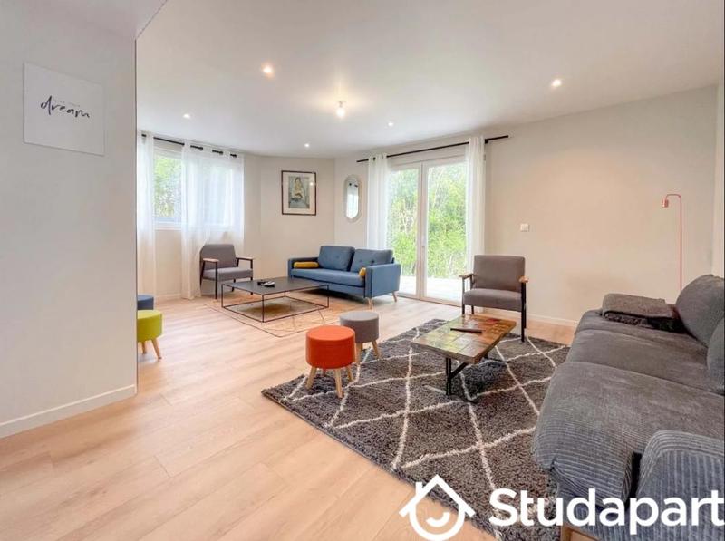 Chambre - 12 m² - 1 pièce