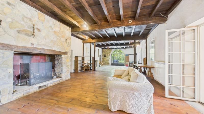 Maison - 530 m² - 12 pièces