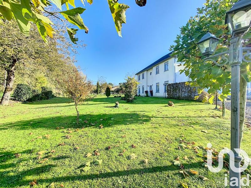 Maison - 208 m² - 9 pièces