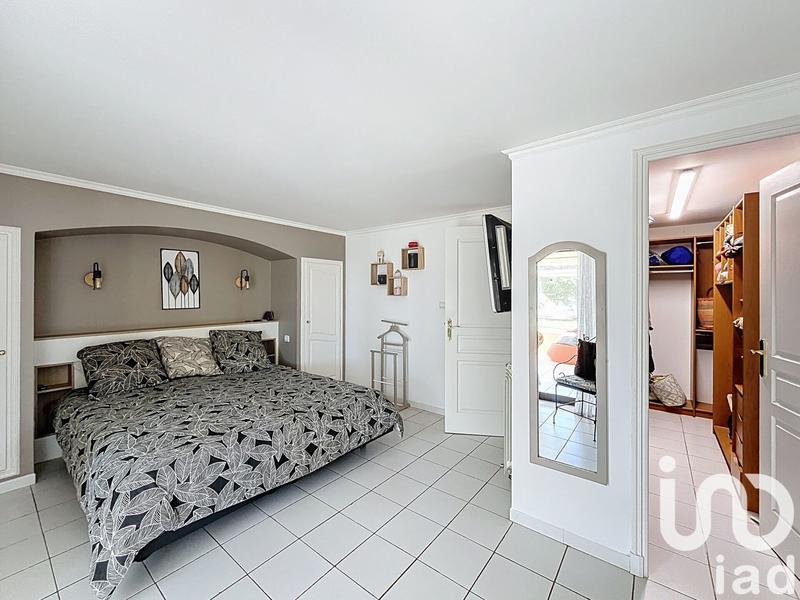 Maison - 240 m² - 5 pièces