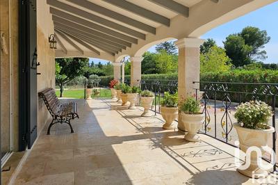 Maison - 220 m² - 9 pièces