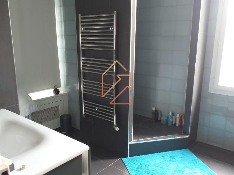 Maison - 230 m² - 6 pièces