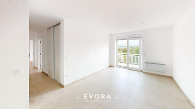 Appartement - 83 m² - 4 pièces