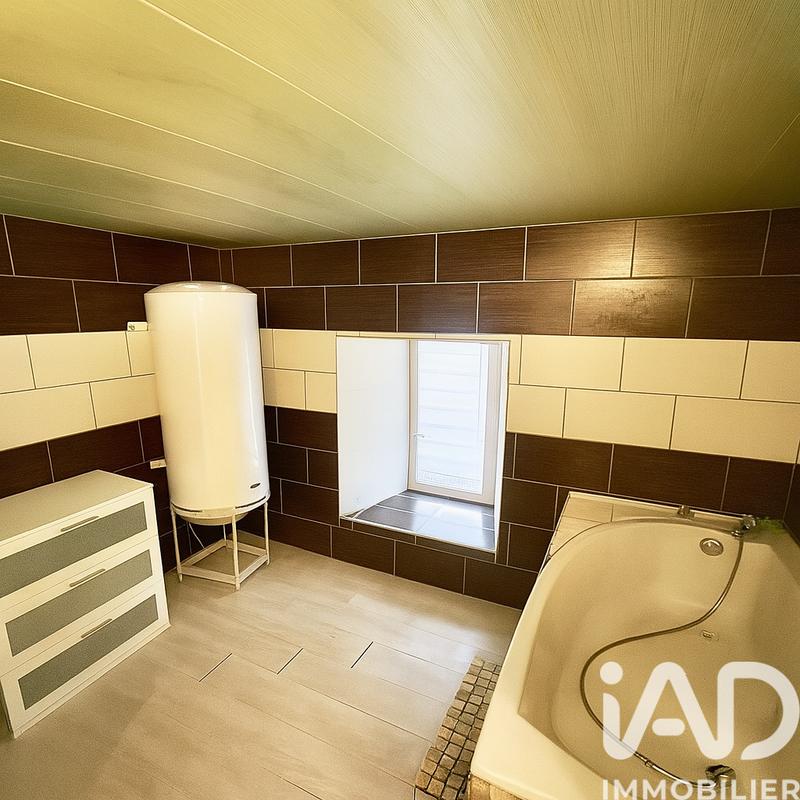 Maison - 181 m² - 8 pièces