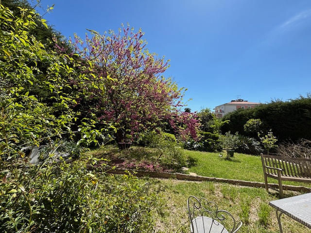 Appartement - 99 m² - 2 pièces