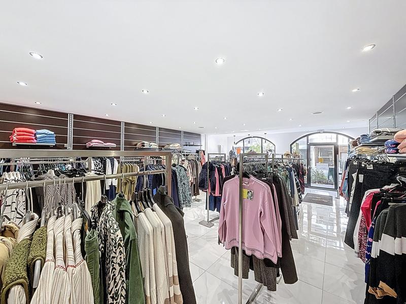 Fonds de commerce - Magasins - 84 m²