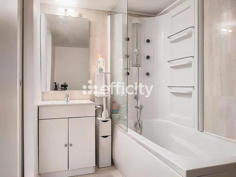 Appartement ancien - 66 m² - 3 pièces