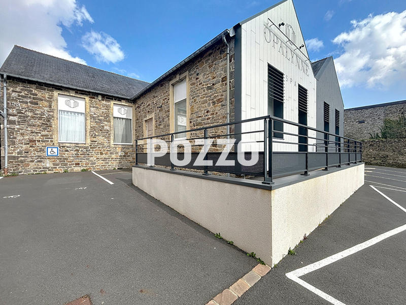 Local commercial - 255 m² - 5 pièces