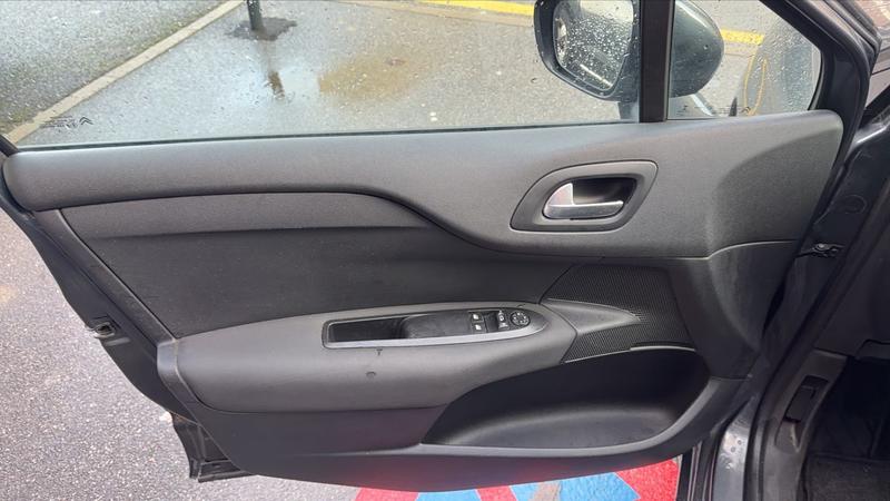 Citroën C4 II 1.4 VTi 95 Attraction