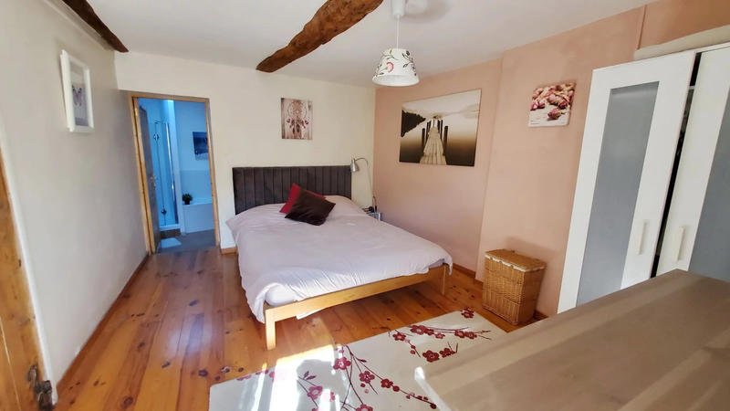 Appartement - 84 m² - 5 pièces