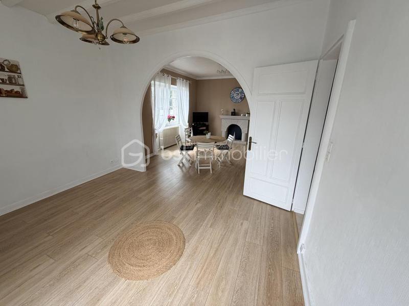 Demeure - 167 m² - 8 pièces