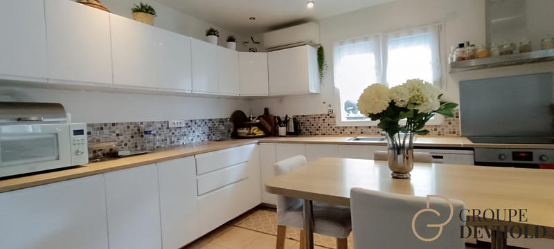 Maison - 278 m² - 8 pièces