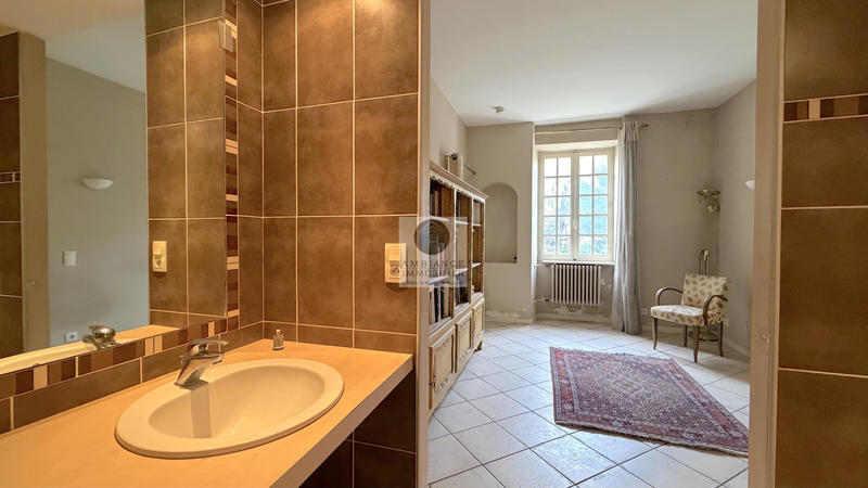 Maison - 217 m² - 7 pièces