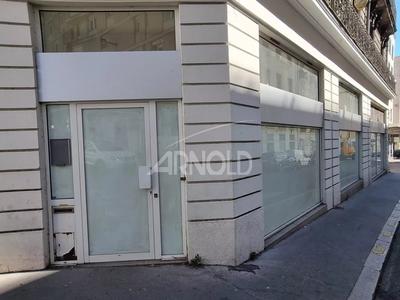 Local commercial - 378 m² - 12 pièces