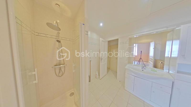 Maison - 269 m² - 10 pièces