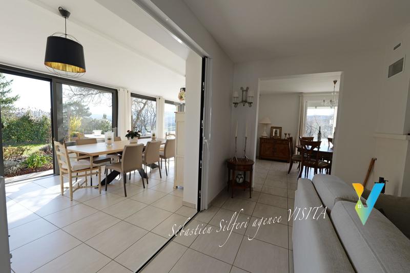 Maison - 195 m² - 9 pièces