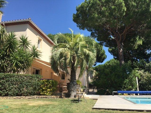 Maison - 202 m² - 8 pièces