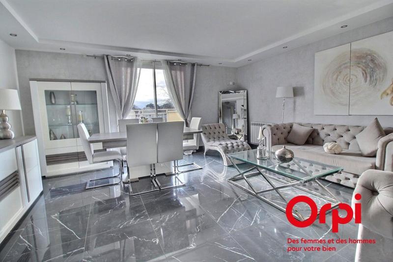 Appartement - 110 m² - 5 pièces