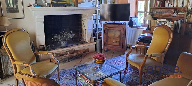 Maison - 230 m² - 10 pièces