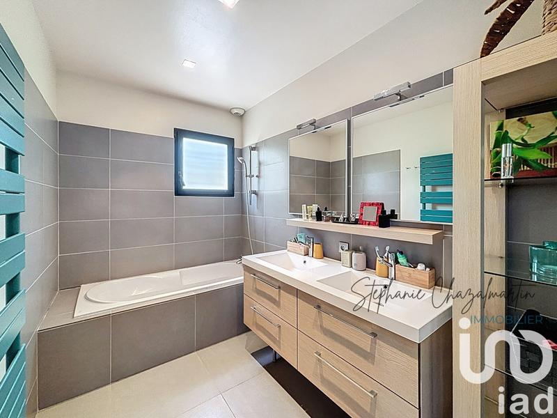 Maison - 205 m² - 6 pièces