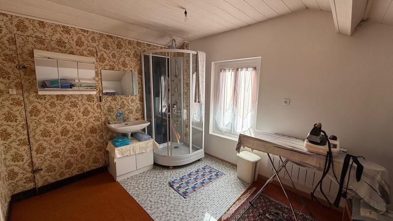 Maison - 200 m² - 8 pièces