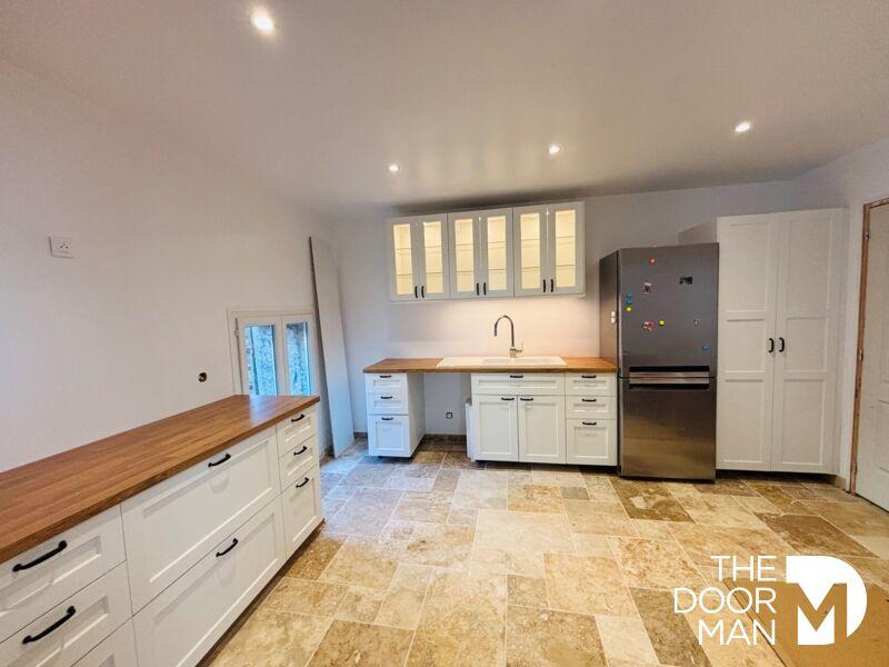 Maison - 200 m² - 7 pièces